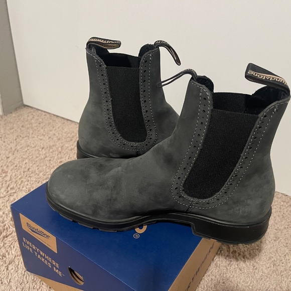 Women’s Blundstone Rustic Black Premium Leather Pull-On Boots #1630 - Size 8(5) - Picture 4 of 7